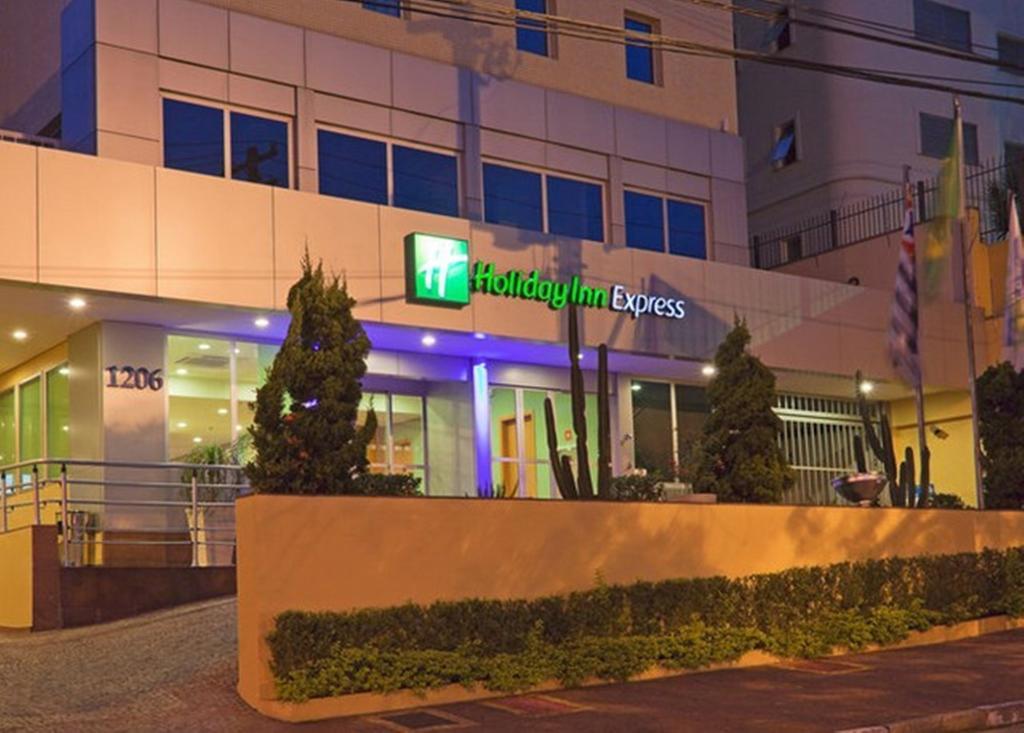 Holiday Inn Express Avenida Sumare Сан-Пауло Экстерьер фото