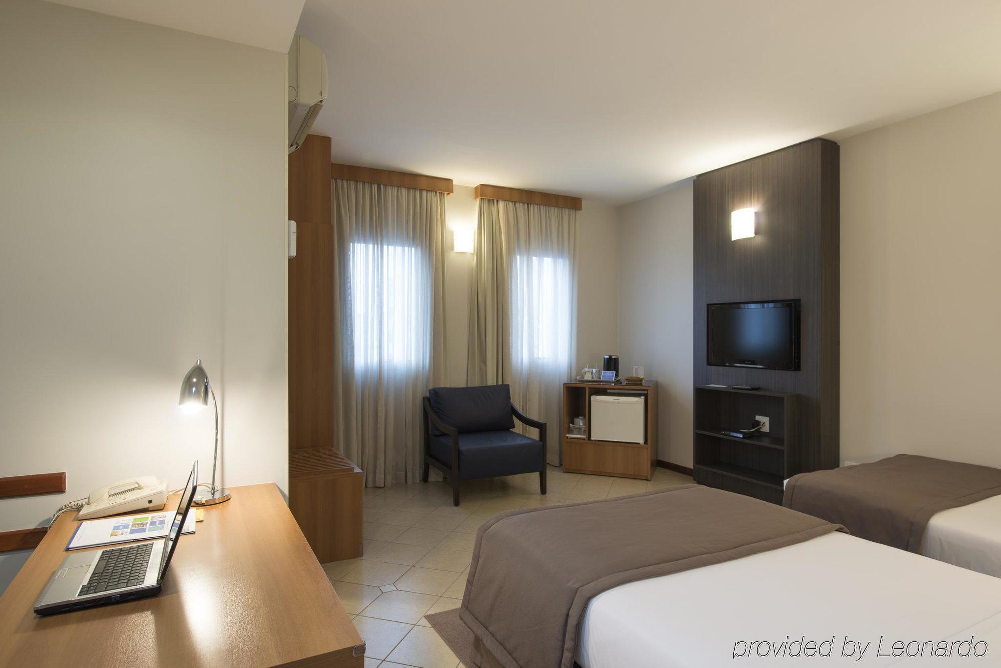 Holiday Inn Express Avenida Sumare Сан-Пауло Экстерьер фото